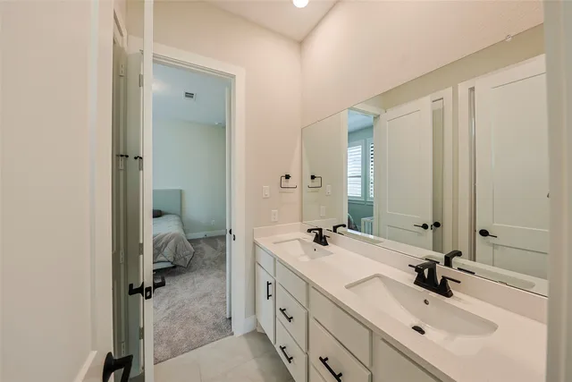 $879,500 | 26951 Longwood Ledge Lane, The Woodlands, TX 77389