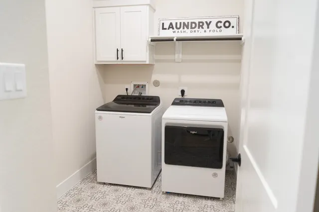 $879,500 | 26951 Longwood Ledge Lane, The Woodlands, TX 77389