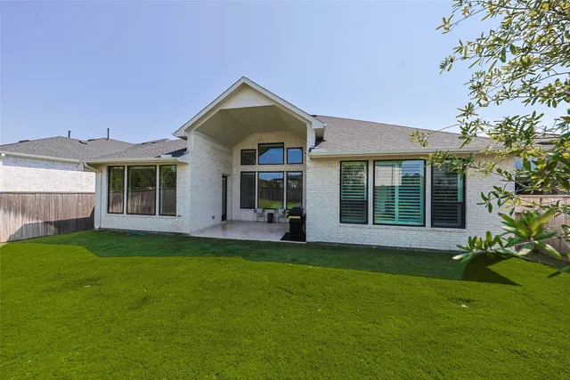 $879,500 | 26951 Longwood Ledge Lane, The Woodlands, TX 77389