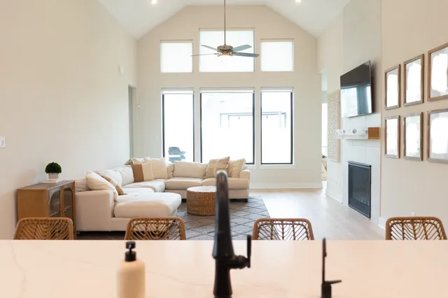 $879,500 | 26951 Longwood Ledge Lane, The Woodlands, TX 77389