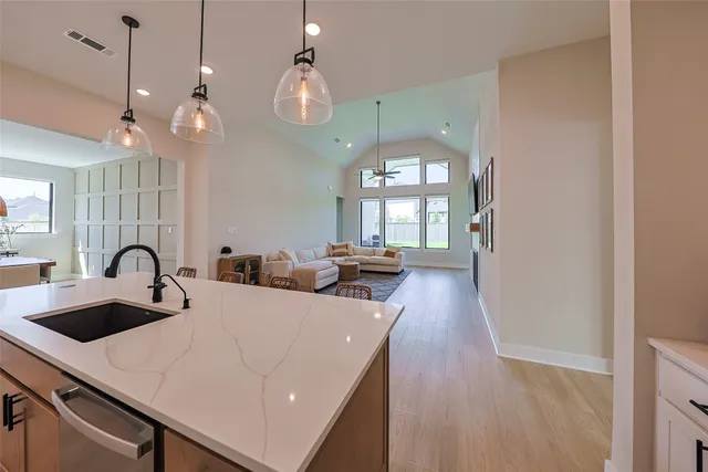 $879,500 | 26951 Longwood Ledge Lane, The Woodlands, TX 77389