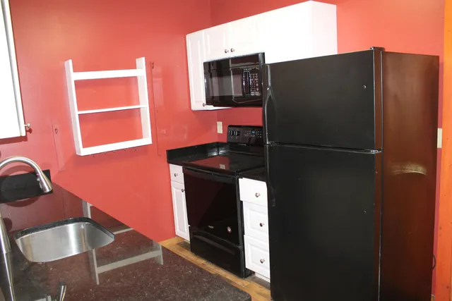 $1,650 | 38 Church Street, Lincoln, NH 03251