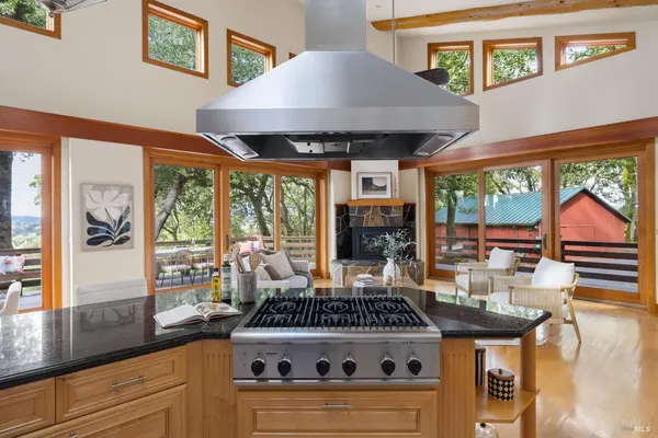 $2,299,000 | 100 Zachary Lane, Santa Rosa, CA 95404
