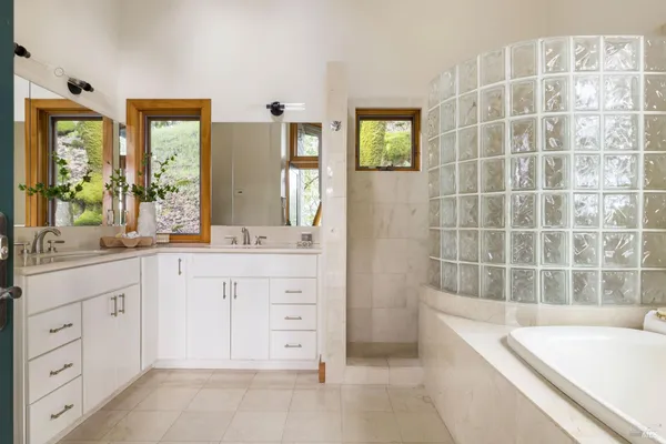 $2,299,000 | 100 Zachary Lane, Santa Rosa, CA 95404
