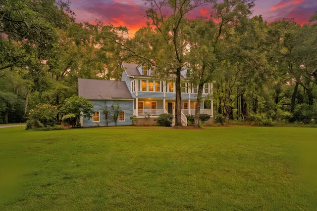 $999,000 | 820 Pineneedle Way, Charleston, SC 29492