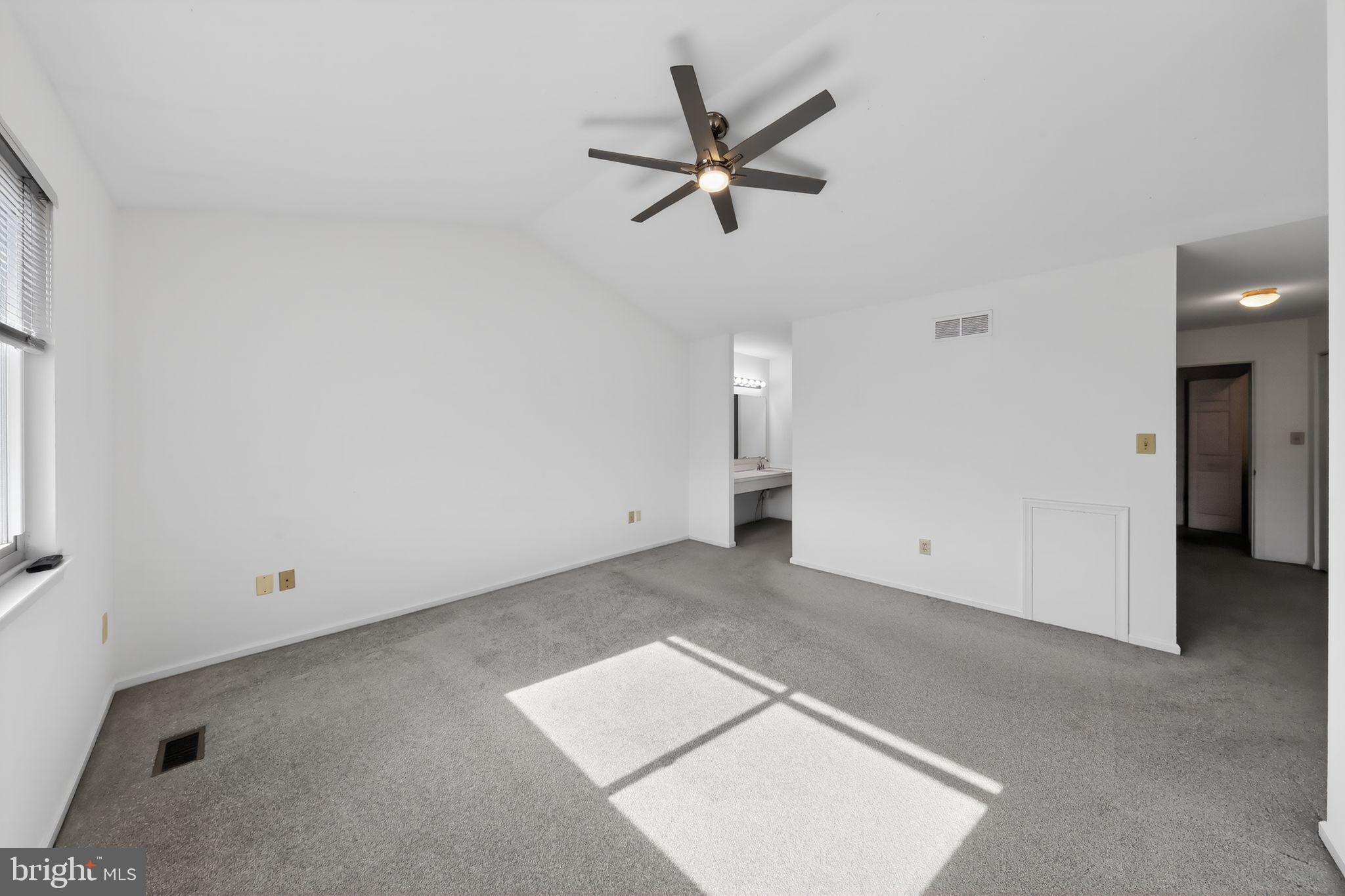 8 O O Rourke Court Newark, DE 19702 - Photo 11 of 29 Primary Bedroom