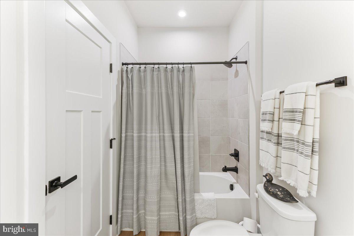 37360 Kestrel Way Ocean View, DE 19970 - Photo 20 of 39 Hall Full Bath