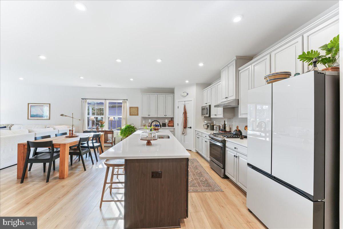 37360 Kestrel Way Ocean View, DE 19970 - Photo 9 of 39 The WOW Factor, Seamless Hosting Space for All.