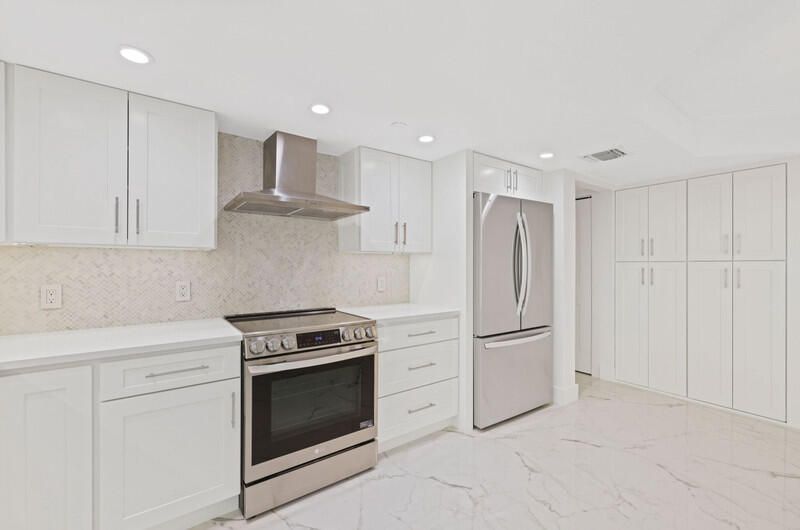 19670 South Beach Road, Unit D314 Jupiter, FL 33469 - Photo 6 of 48 Kitchen