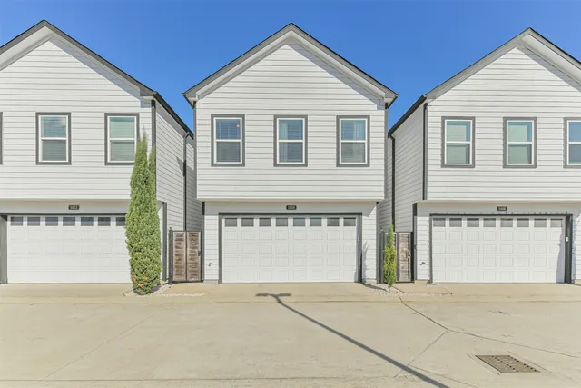 $3,000 | 1010 Melneeka Lane, Houston, TX 77091