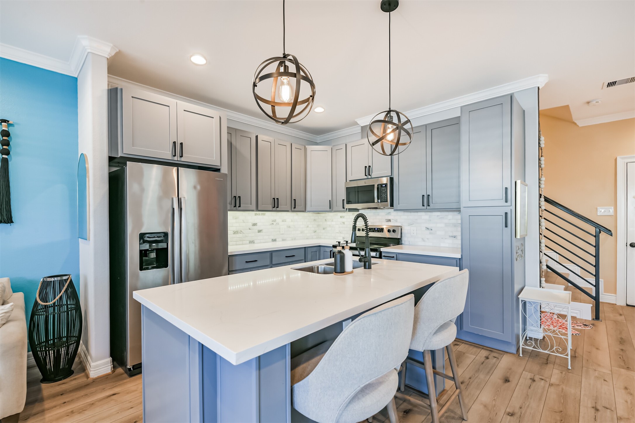 1010 Melneeka Lane Houston, TX 77091 - Photo 11 of 37 Plenty of cabinet and counter space, equipped with all of the essentials.