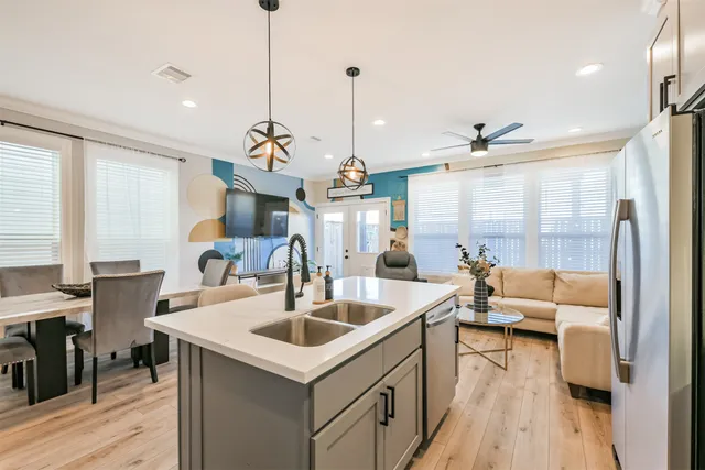 $3,000 | 1010 Melneeka Lane, Houston, TX 77091