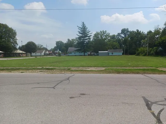 $225,000 | 124 West Jefferson Avenue, Vincennes, IN 47591