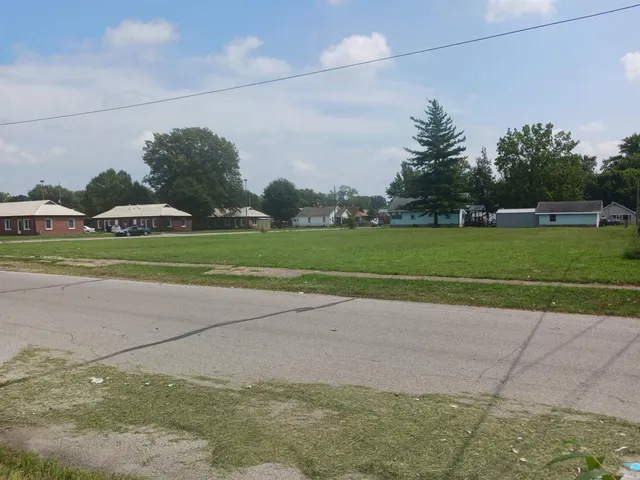 $225,000 | 124 West Jefferson Avenue, Vincennes, IN 47591