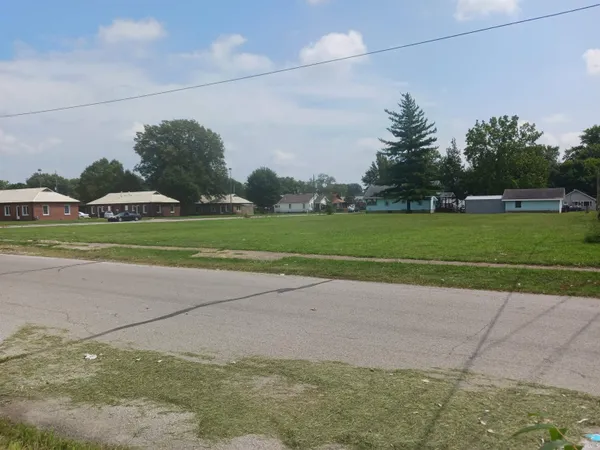 $225,000 | 124 West Jefferson Avenue, Vincennes, IN 47591