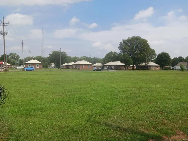 $225,000 | 124 West Jefferson Avenue, Vincennes, IN 47591