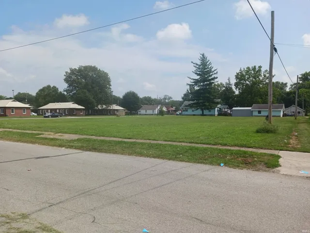 $225,000 | 124 West Jefferson Avenue, Vincennes, IN 47591