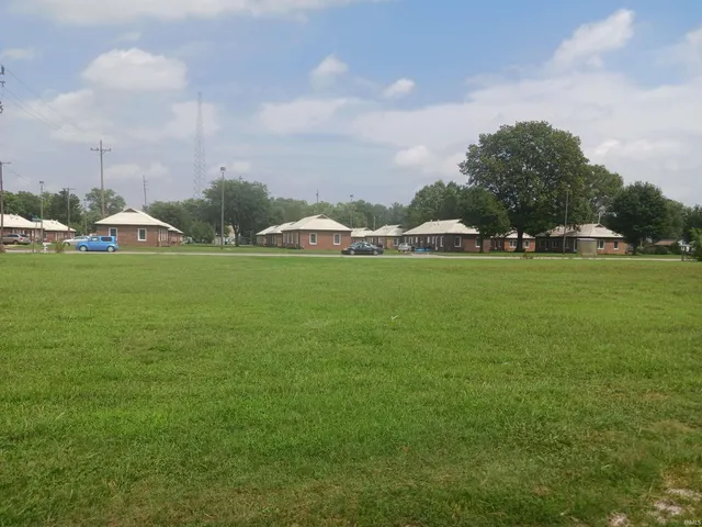 $225,000 | 124 West Jefferson Avenue, Vincennes, IN 47591