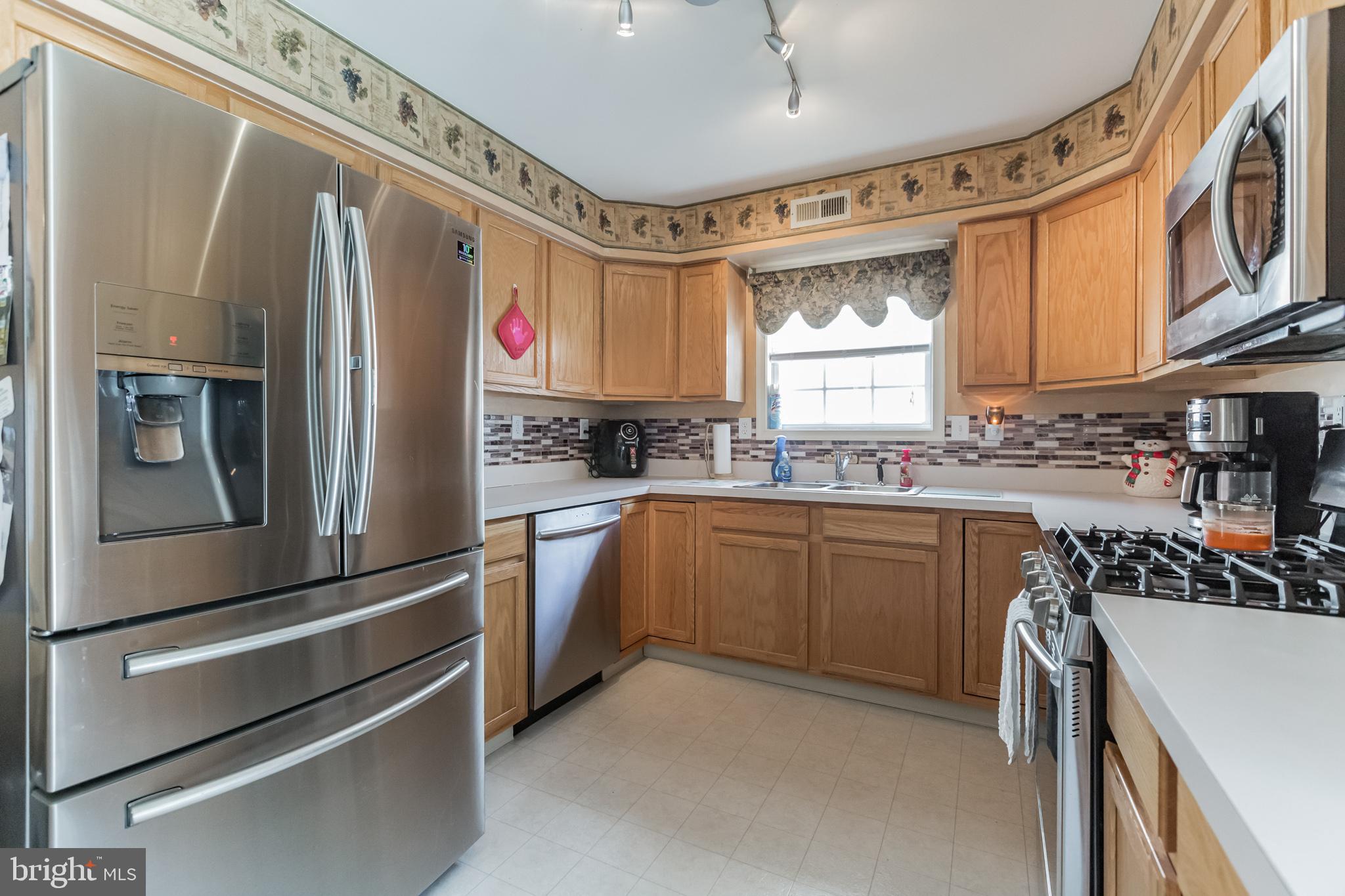 204 Progress Street Riverside, NJ 08075 - Photo 9 of 29