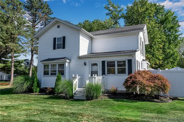 $364,900 | 6889 Sand Hill Road, Newstead, NY 14001