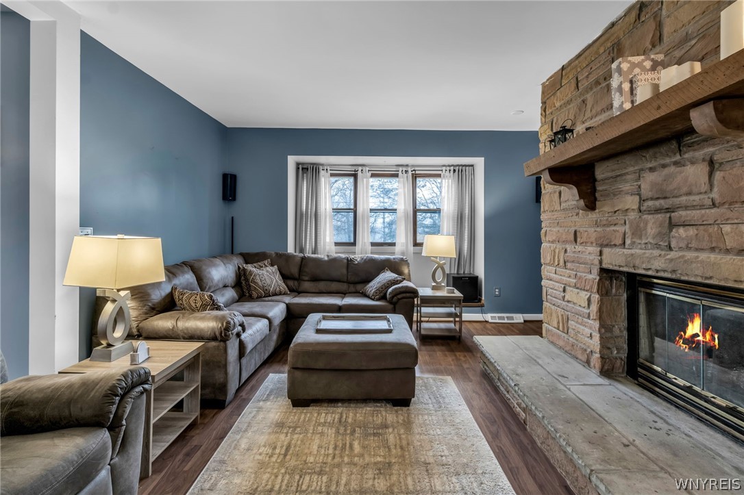 6889 Sand Hill Road Newstead, NY 14001 - Photo 11 of 50 Living room