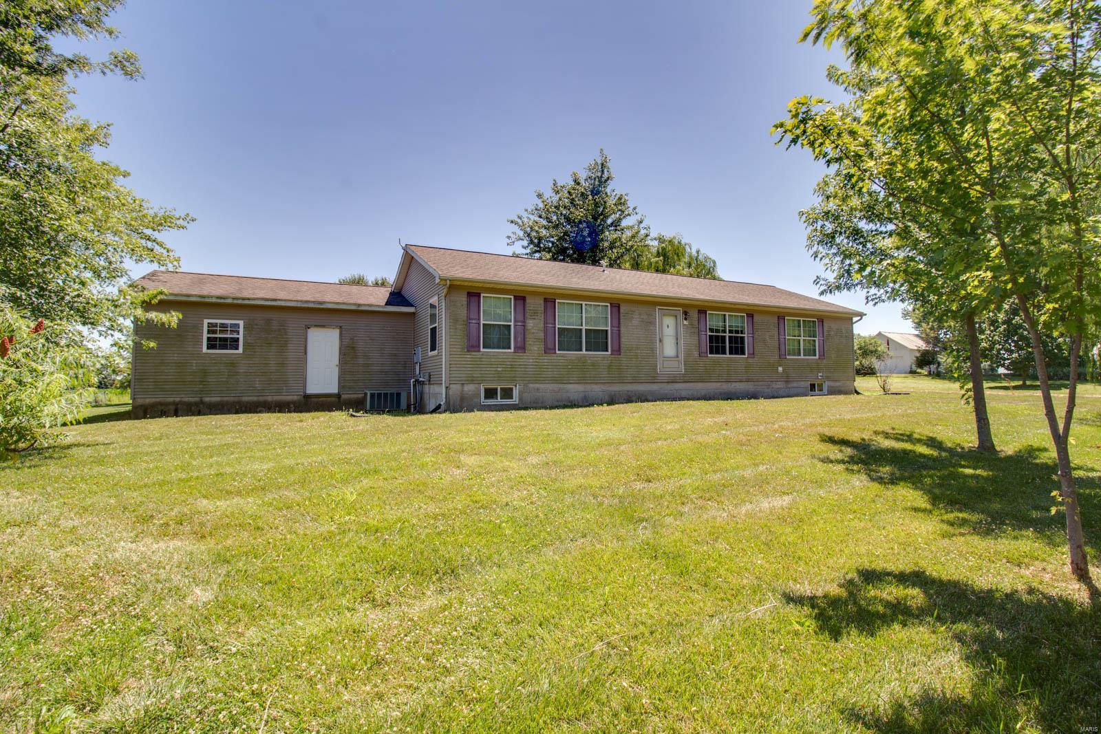 23333 Joe Knight Road Dow, IL 62022 - Photo 3 of 31