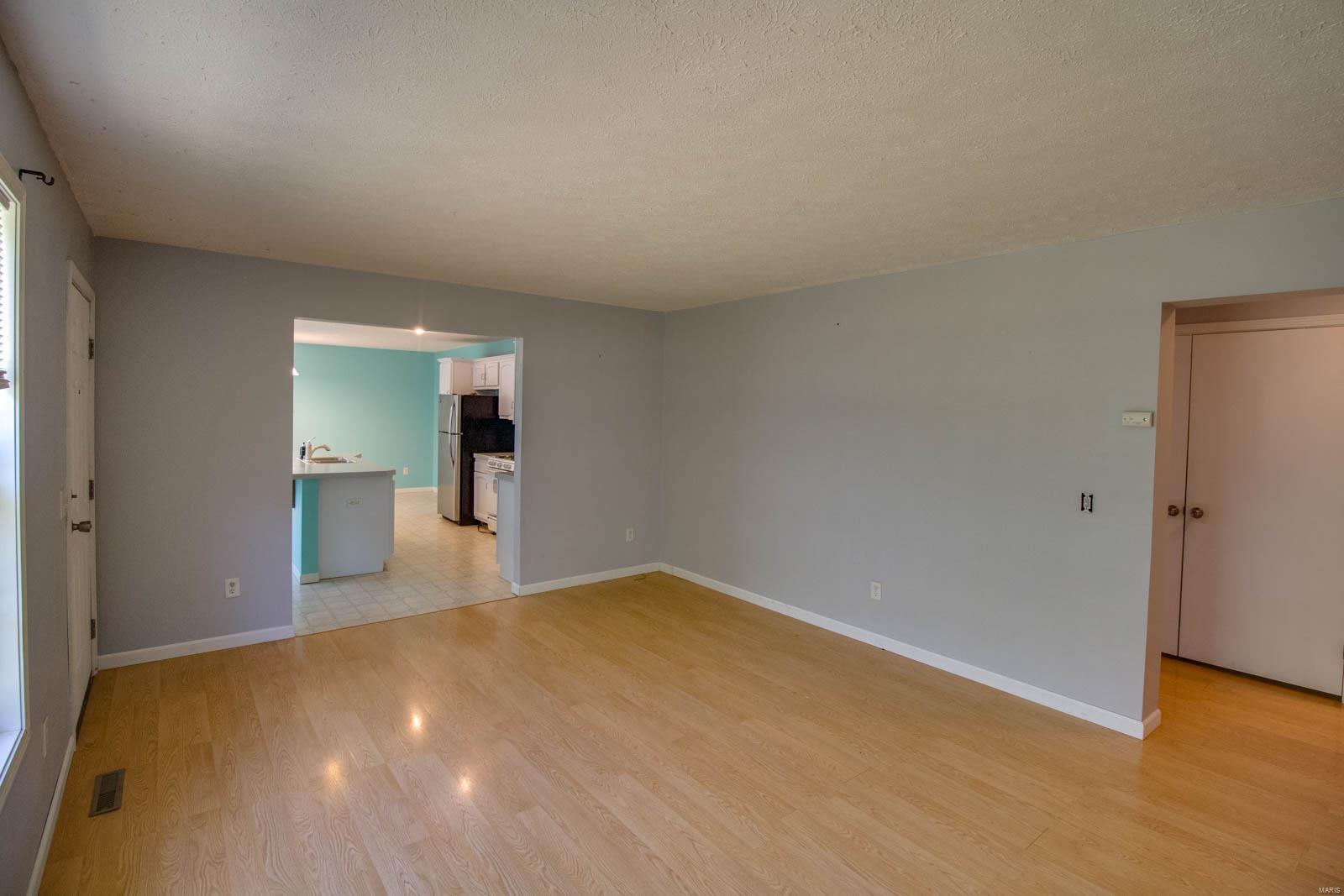 23333 Joe Knight Road Dow, IL 62022 - Photo 6 of 31