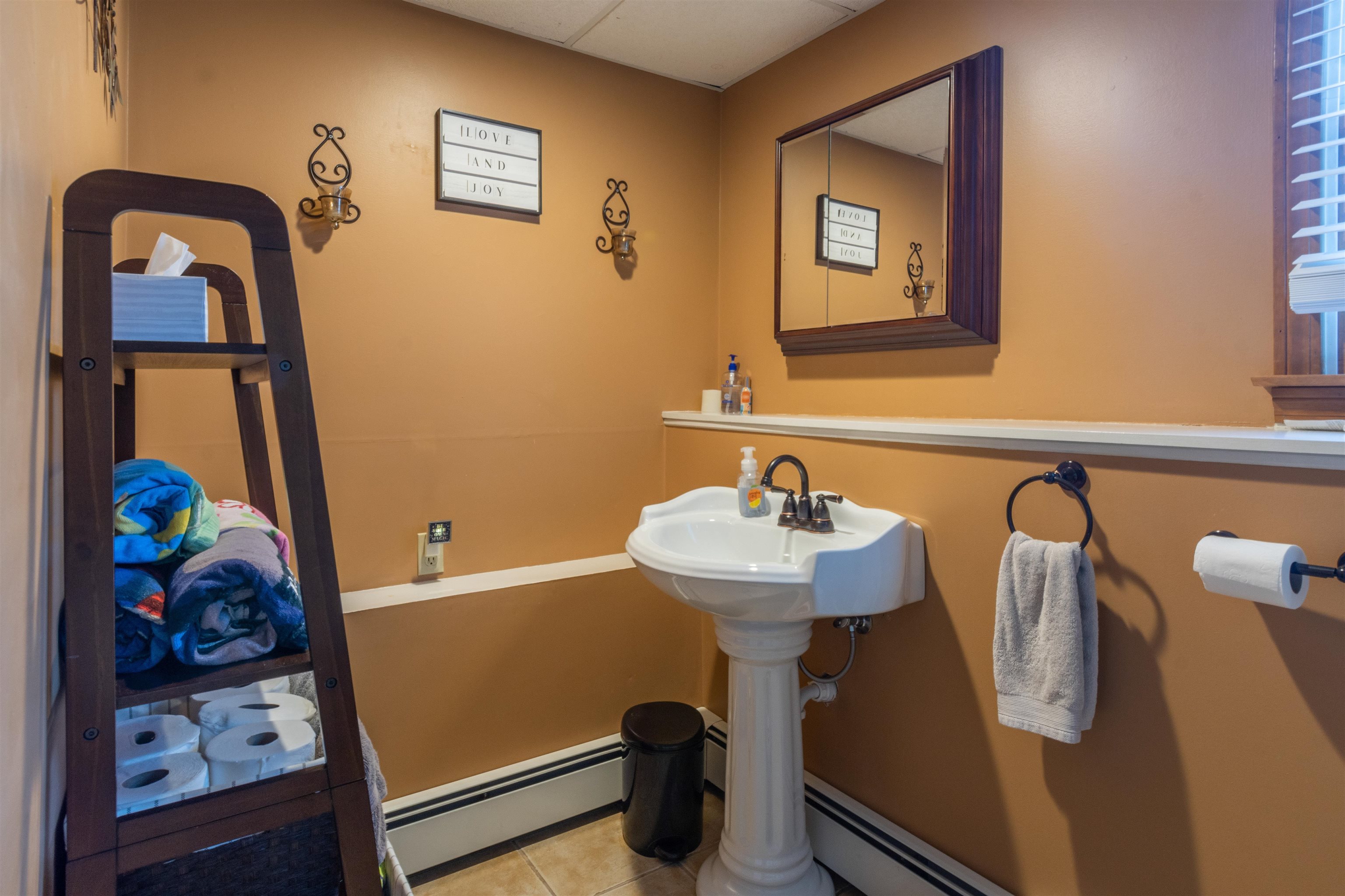 12 Cindy Drive Hooksett, NH 03106 - Photo 23 of 40