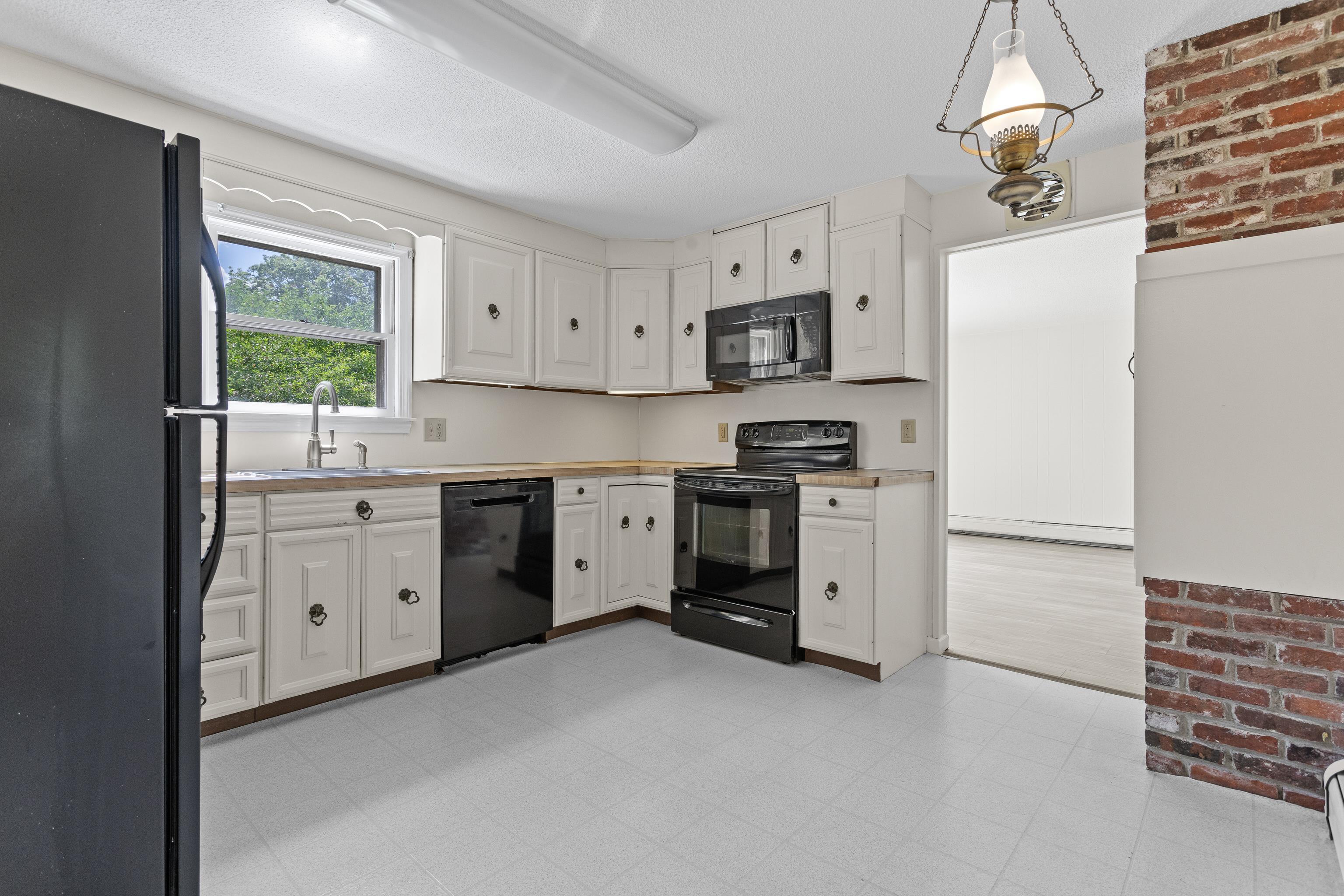 10 Colonial Circle Hampton, NH 03842 - Photo 6 of 58
