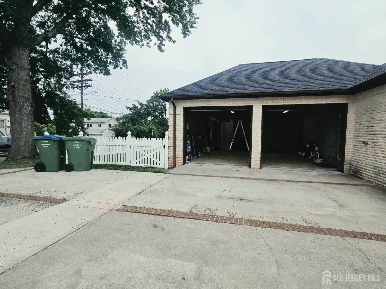 35 Clark Avenue Edison, NJ 08817 - Photo 4 of 35