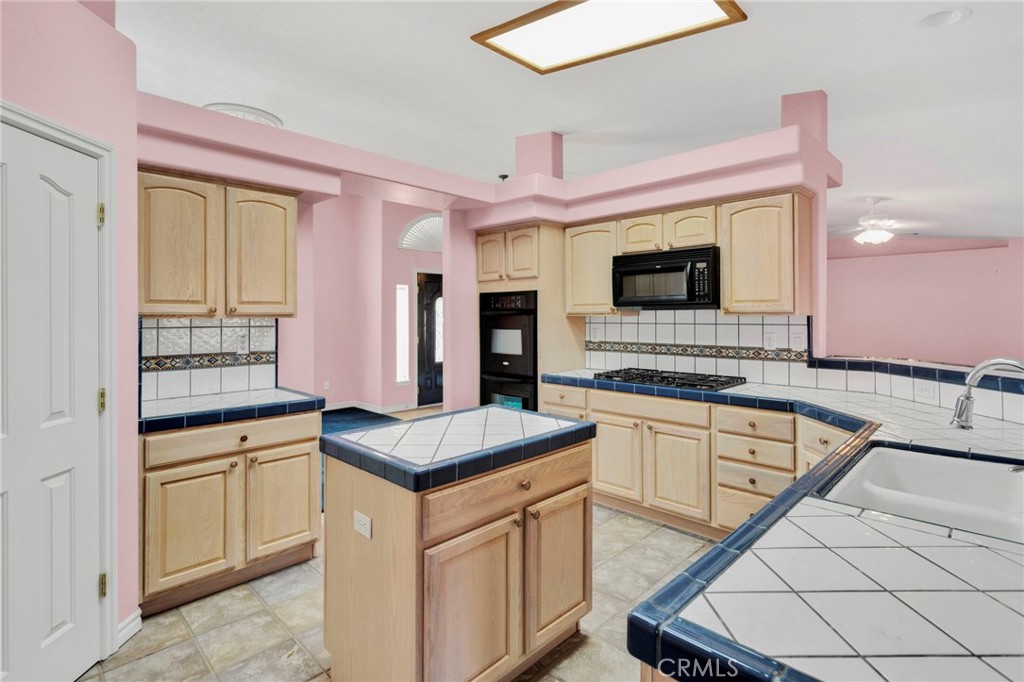 16460 Malahat Road Apple Valley, CA 92307 - Photo 19 of 54