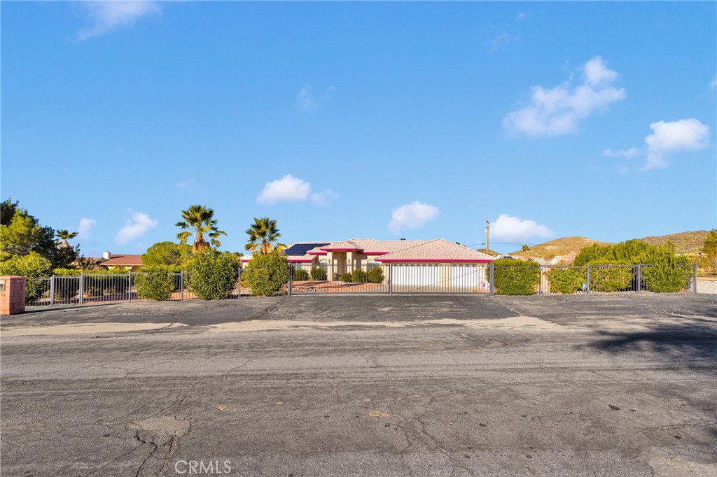 16460 Malahat Road Apple Valley, CA 92307 - Photo 2 of 54