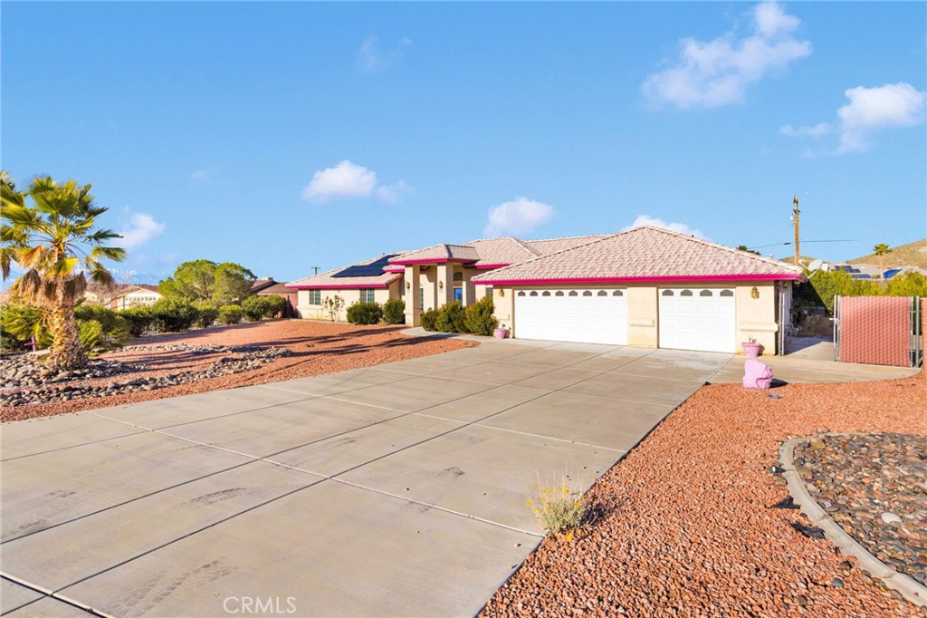 16460 Malahat Road Apple Valley, CA 92307 - Photo 3 of 54