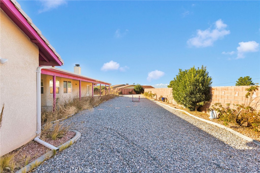 16460 Malahat Road Apple Valley, CA 92307 - Photo 43 of 54