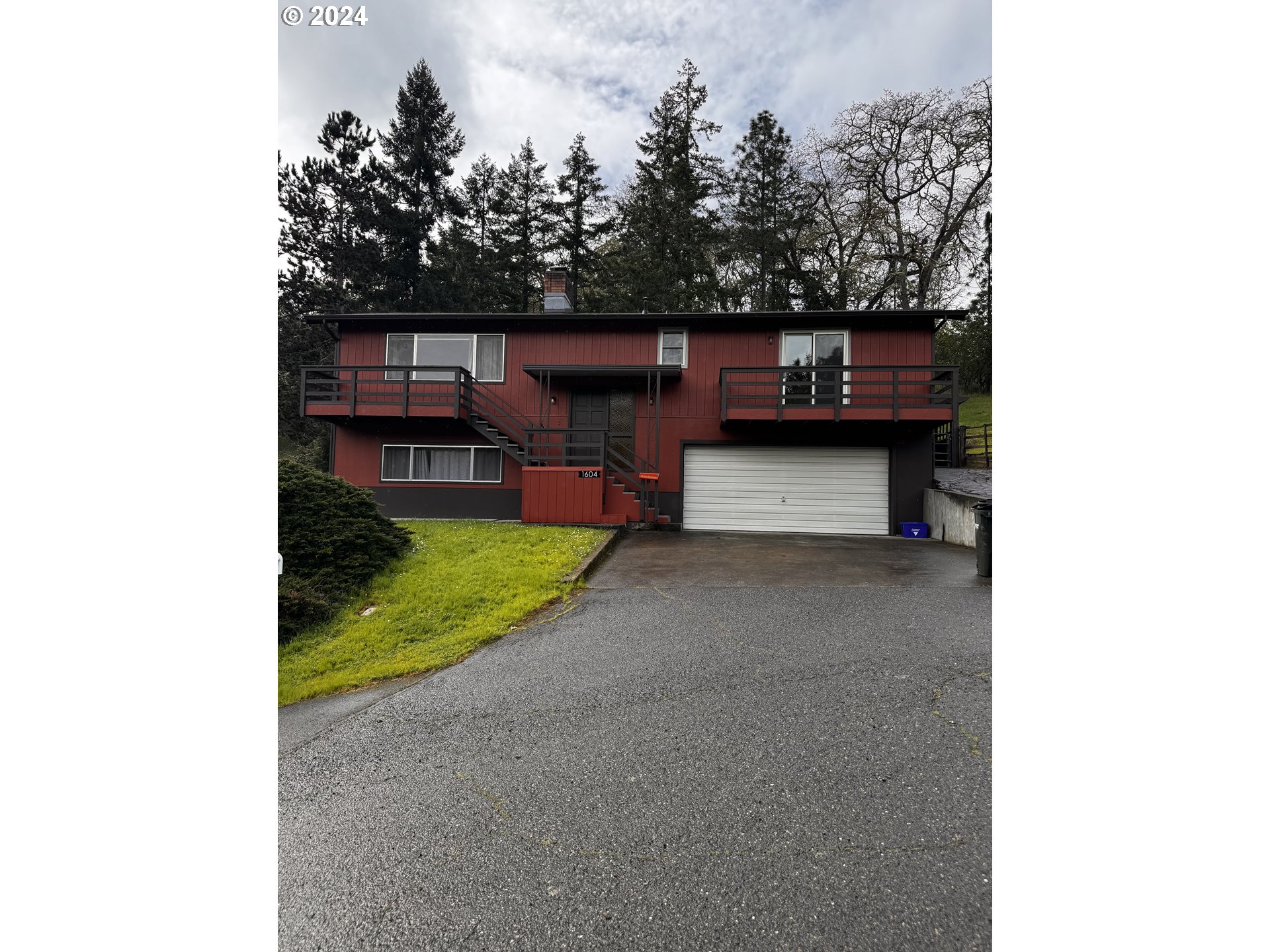 1604 Northeast Ridge Avenue Roseburg, OR 97470 - Photo 1 of 16 Gallery Image 1