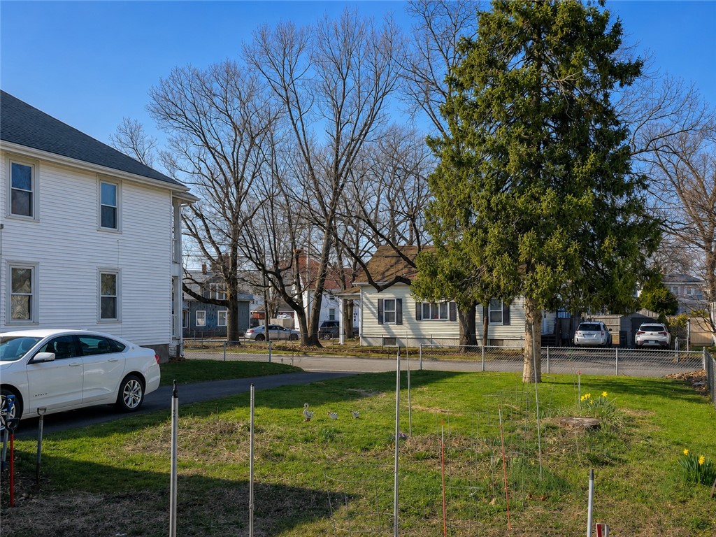 13 Cameron Street Pawtucket, RI 02861 - Photo 5 of 31