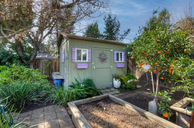 $640,000 | 2633 West San Jose Avenue, Fresno, CA 93711