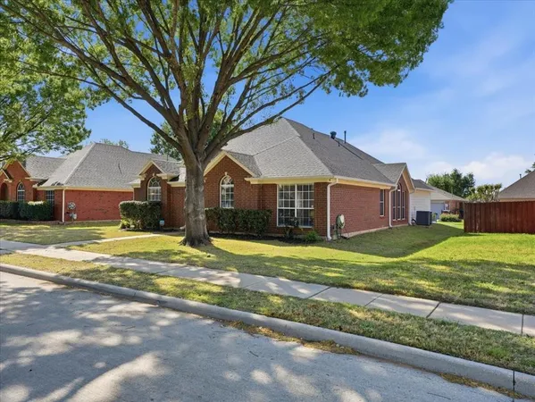 $3,200 | 1316 Pelham Lane, Lewisville, TX 75077