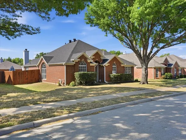 $3,200 | 1316 Pelham Lane, Lewisville, TX 75077