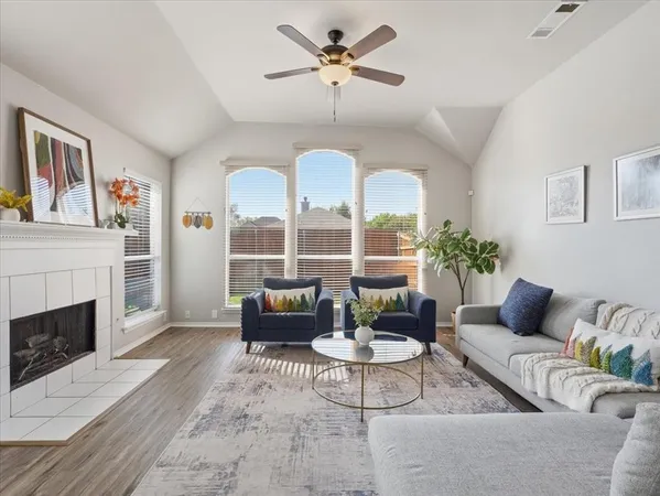 $3,200 | 1316 Pelham Lane, Lewisville, TX 75077