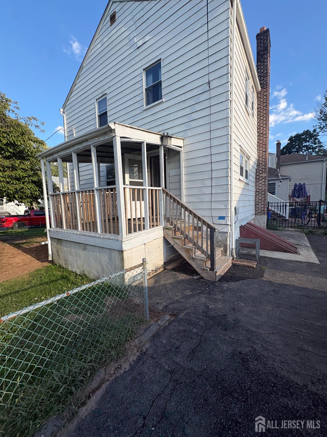 163 Winchester Road Fords, NJ 08863 - Photo 3 of 11 Gallery Image 3