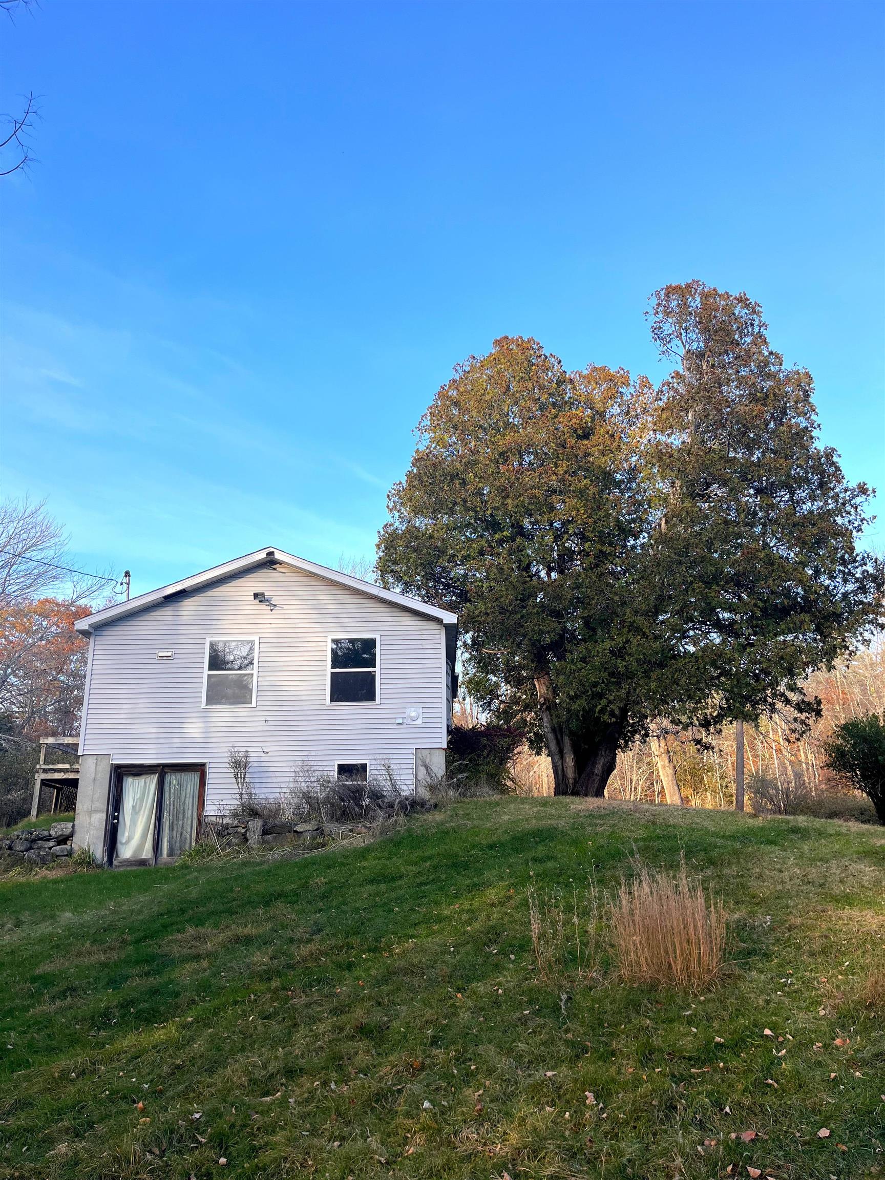 479 Chestnut Hill Road Farmington, NH 03835 - Photo 2 of 24