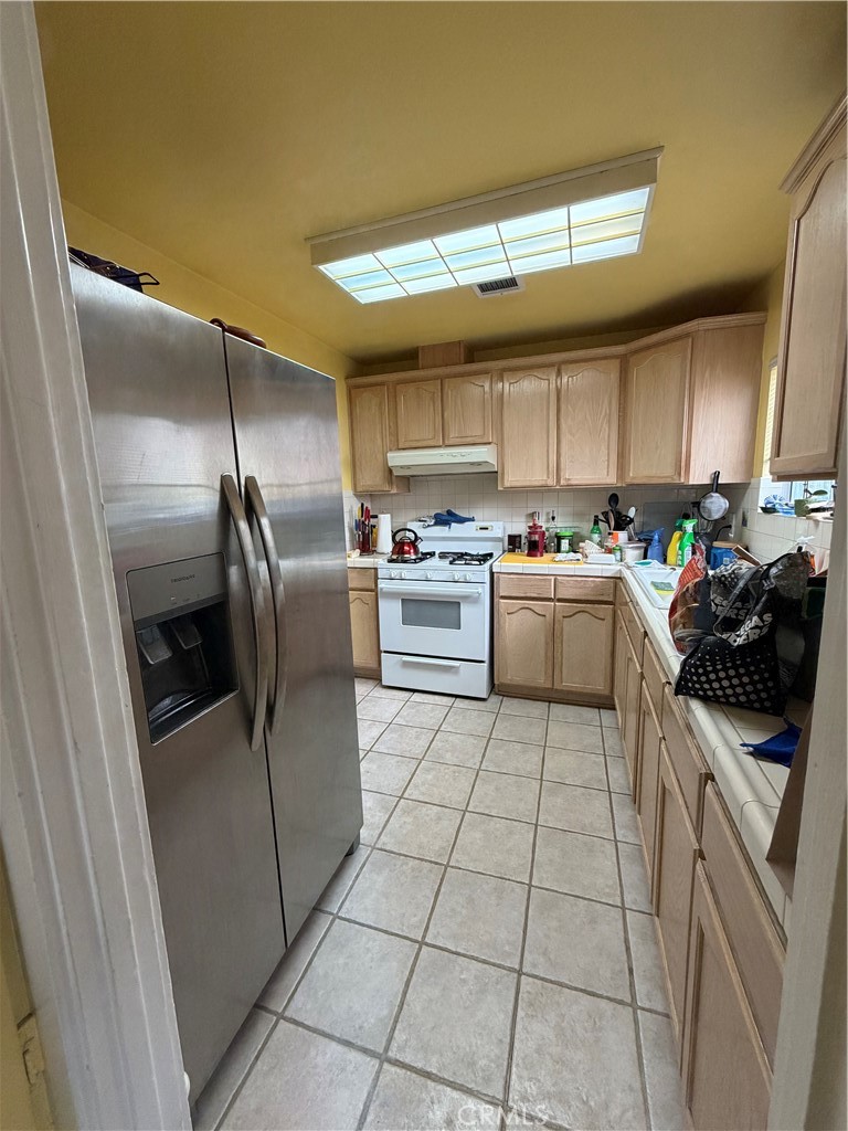 1607 Glenwood Road Glendale, CA 91201 - Photo 9 of 18