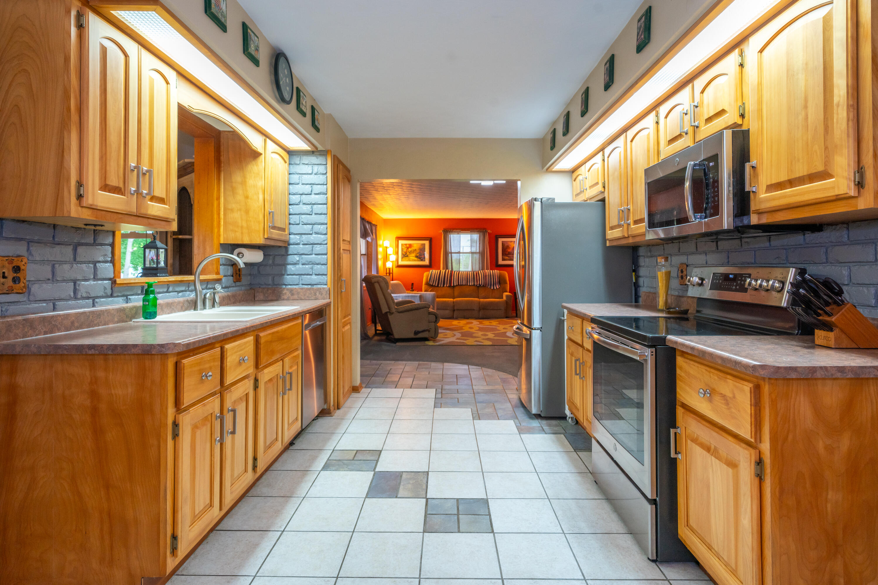 8883 West National Road Clayton, OH 45315 - Photo 13 of 89