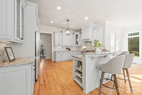 $1,675,000 | 6042 Foggy Glen Place, Matthews, NC 28104