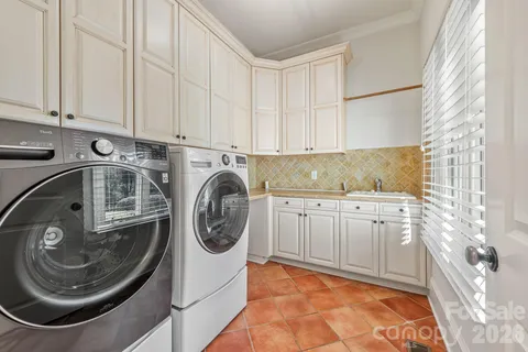 $1,675,000 | 6042 Foggy Glen Place, Matthews, NC 28104