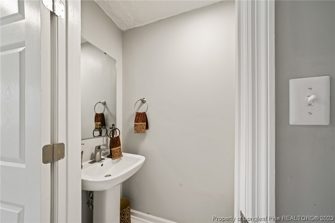 2764 Beard Road Eastover, NC 28312 - Photo 14 of 50 Gallery Image 14
