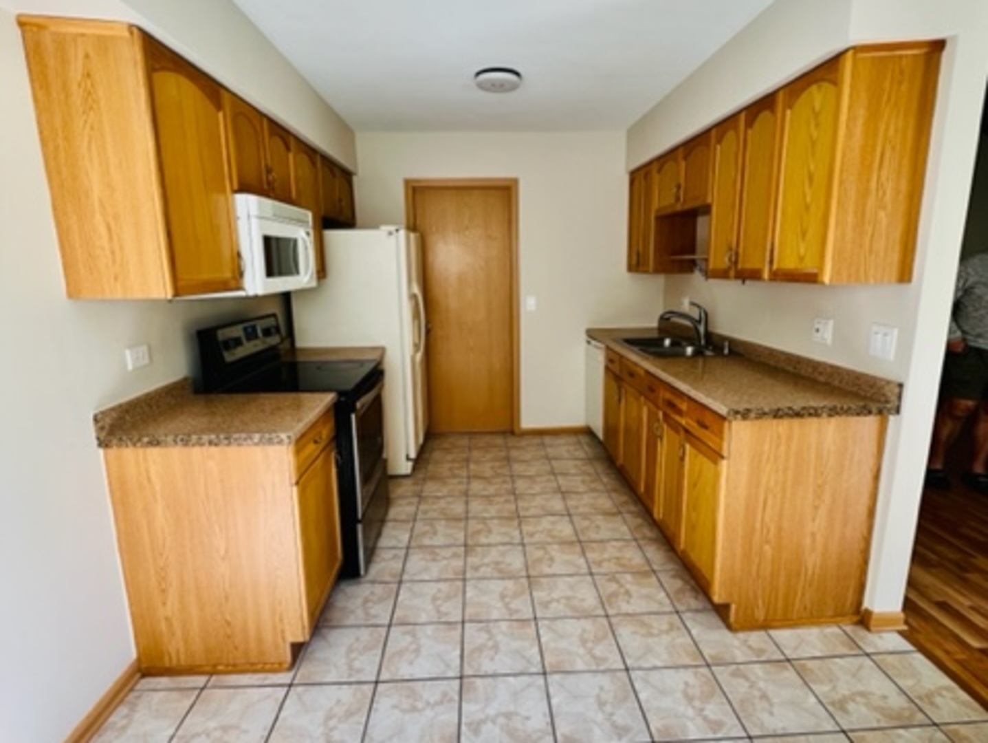 716 Sutton Circle Wheeling, IL 60090 - Photo 12 of 38
