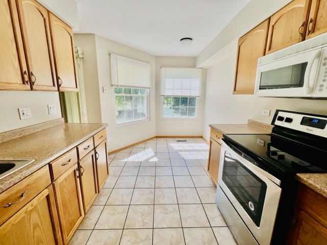 716 Sutton Circle Wheeling, IL 60090 - Photo 18 of 38