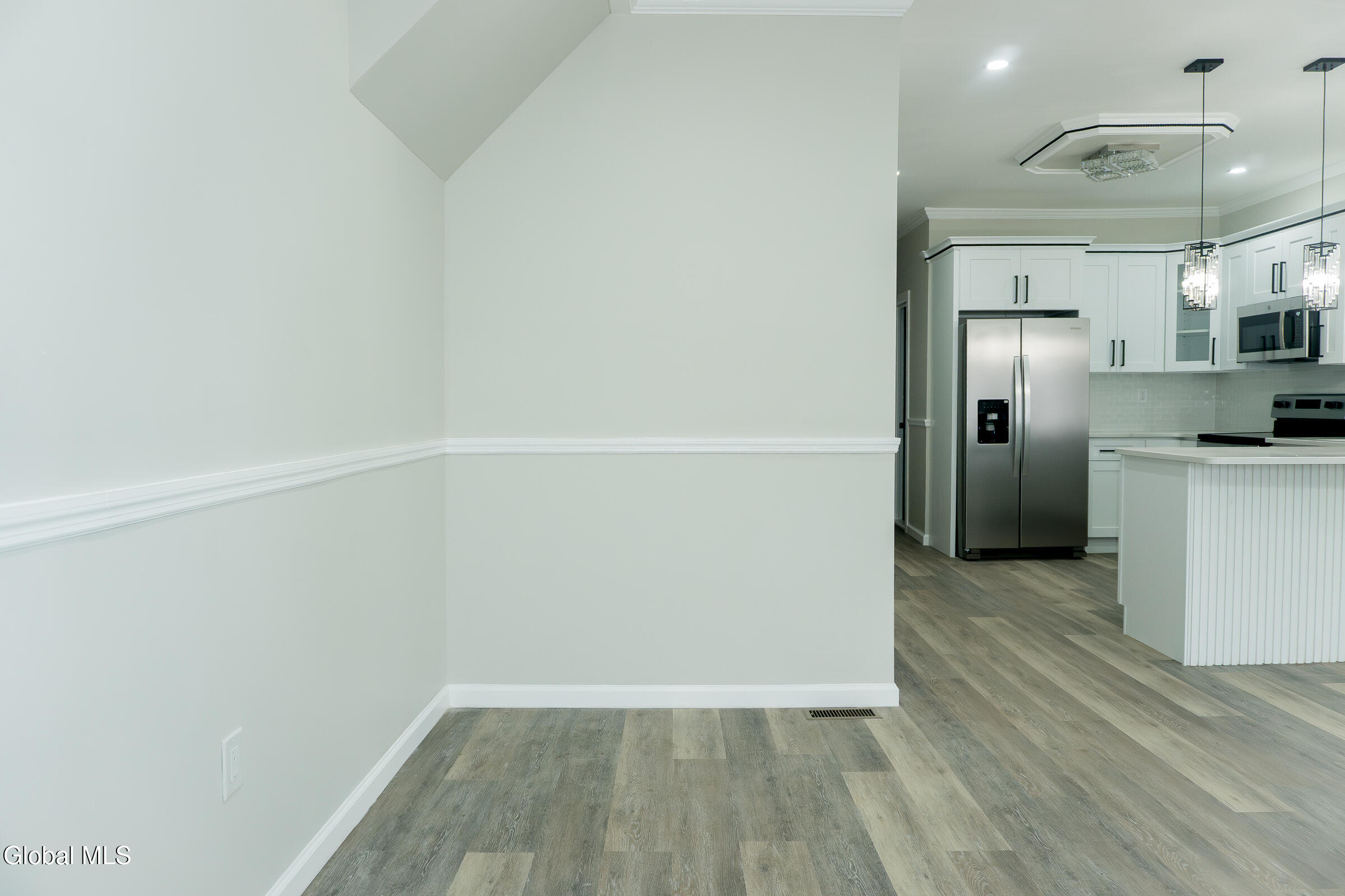 418 3rd Street, Unit 1 Schenectady, NY 12306 - Photo 4 of 30 _DSC2738